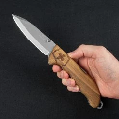 Victorinox Evoke Walnut Folding Knife 14 Victorinox Evoke Walnut Folding Knife -Outdoor Gear Store BMC 09415D630.6 77477.1695997044.1280.1280 42944.1696432335