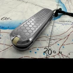 Maratac Victorinox Classic Scales Honeycomb -Outdoor Gear Store MAR102.3 94627.1695998662.1280.1280 31910.1696333030