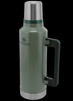 STANLEY CLASSIC LEGENDARY BOTTLE 1.9L -Outdoor Gear Store Stanley Leg.Classic 1.9L GREEN 83459.1692363829