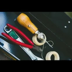 Speedy Stitcher Coarse Waxed Thread #150 -Outdoor Gear Store detail5 2 83258.1587391930