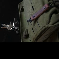 Trayvax Link Lanyard Leather